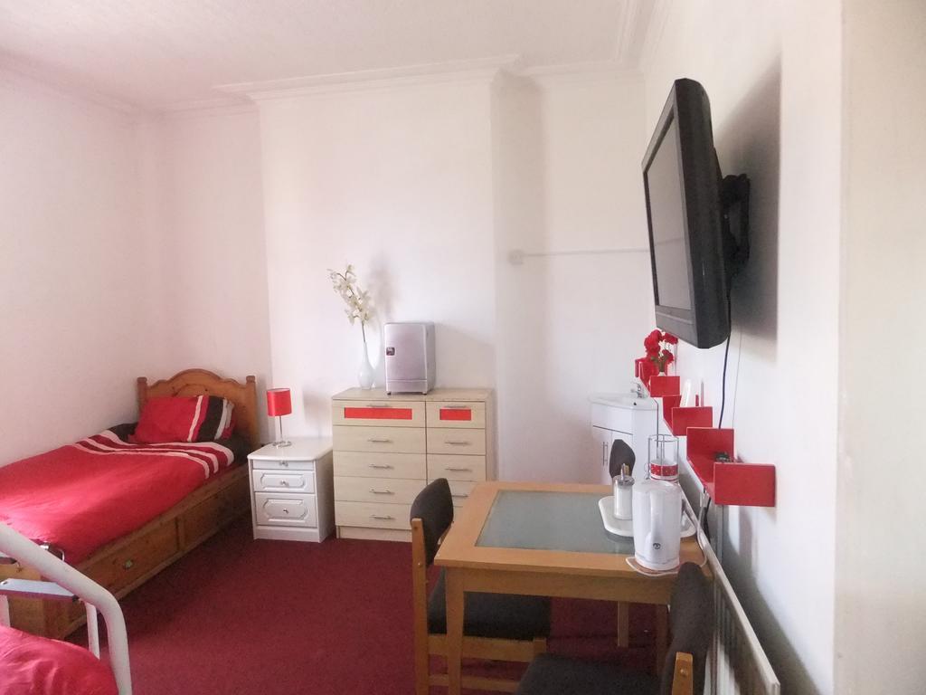 Heavenly Nights Guest House Sheffield Exterior foto